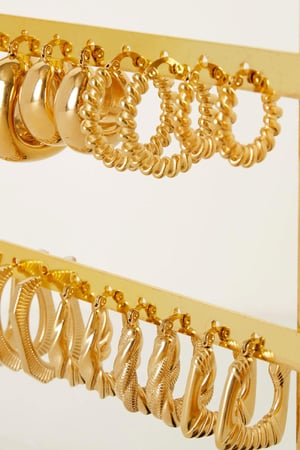 Ohrringe zeigen Creolen in Goldfarbe Edelstahl h5 Bild2